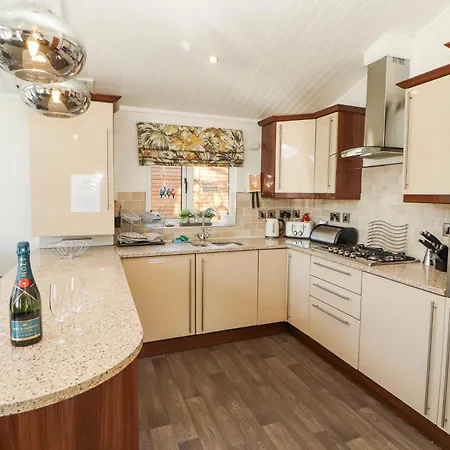 Bowness 66 Tatil Evi