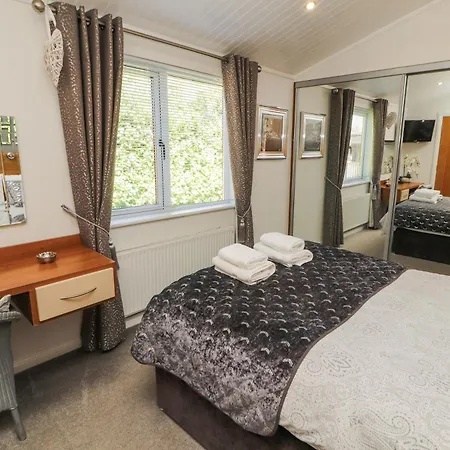 Bowness 66 بيت للعطل *